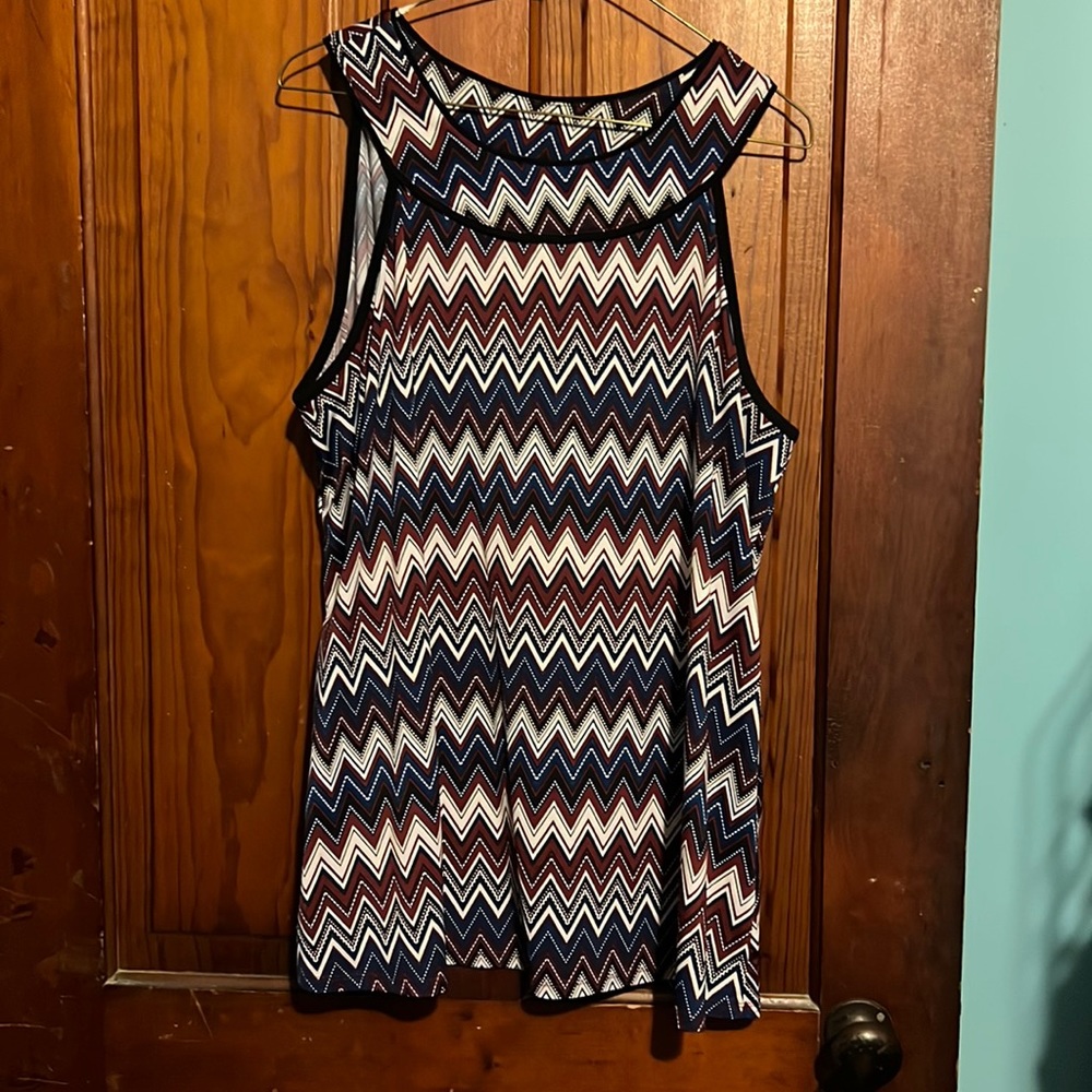 Chevron design tank top